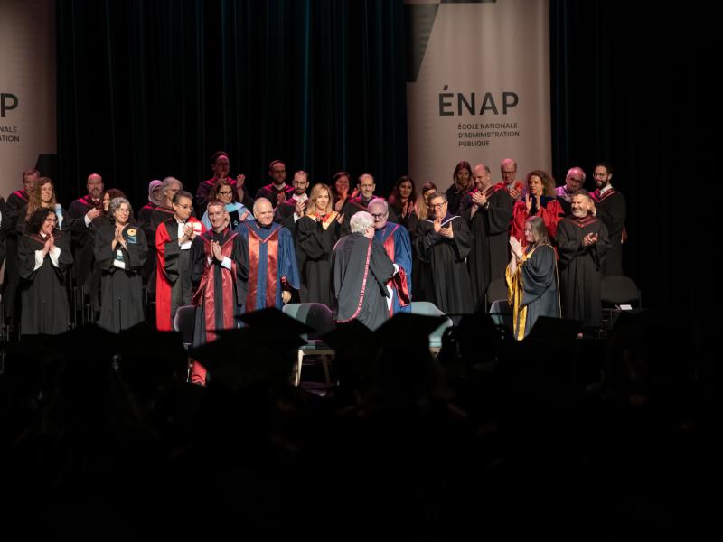 Les membres du corps professoral et de la direction de l'ENAP