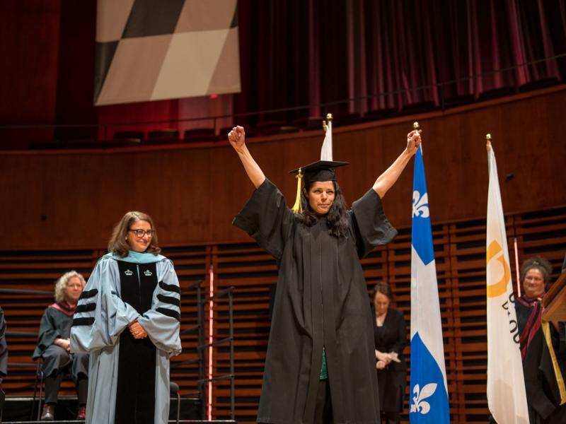 Émilie Proteau Dupont fière de son diplôme