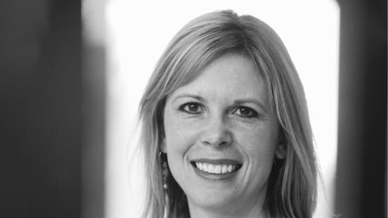 Portrait en noir et blanc de Mélanie Bourassa-Forcier 