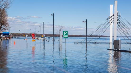 Inondation sur la route