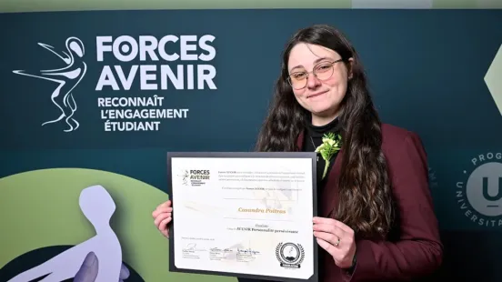 Cassandra Poitras tenant au Forces Avenir