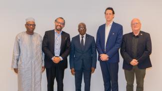 M. Amadou Bengaly, analyste en gestion financière, AMC, M. Jean-François Gascon, directeur des services-conseils, ENAP, M. Samba Alhamdou Baby, Vérificateur général du Mali, M. Alexander McGill, chef de la coopération, AMC, M. Jean-Paul Riverin, directeur du bureau local du projet LUCEG 