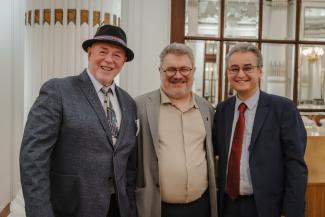 L'invité d'honneur, Konrad Sioui avec Jean-François Savard et Bachir Mazouz