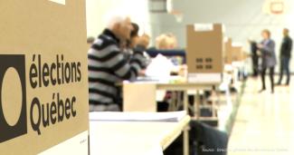 Urnes électorales dans un bureau de vote