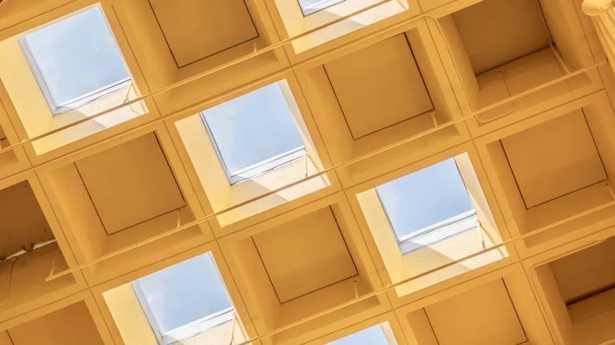 Vue du plafond ajouré, campus de Montréal