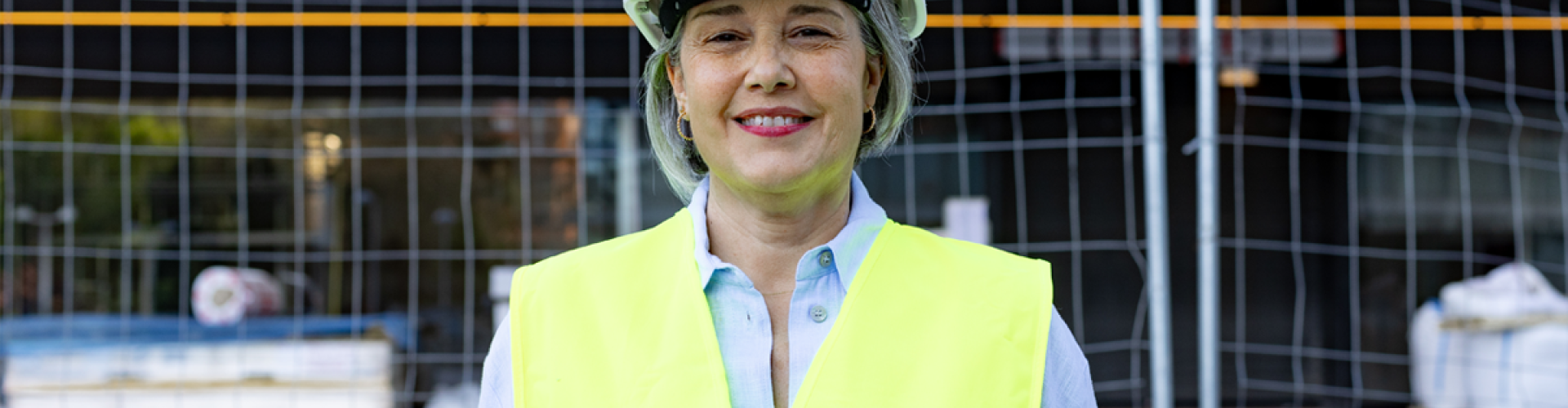 Femme gestionnaire travaux publics
